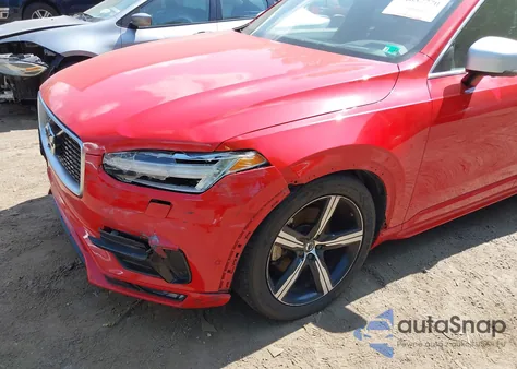 2016 Volvo Xc90 T6 R-Design z USA, uszkodzony, nr VIN YV4A22PM8G1058118